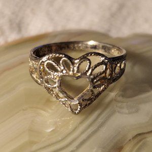 Vintage Sterling silver Heart Ring  Cute design  sz 7 1.6g